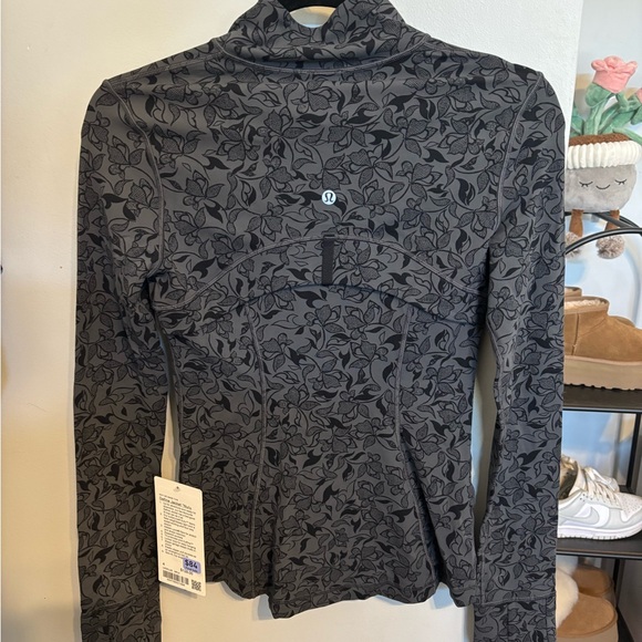 Lululemon Define Jacket - Picture 2 of 3